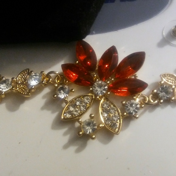 The Red Leaf Bundle - Picture 6 of 8